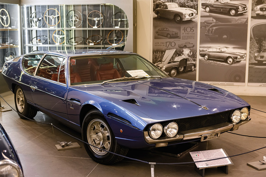 Θεόδωρος Χαραγκιώνης: Από τον οίκο Gucci στις «ντίβες» της ασφάλτου 