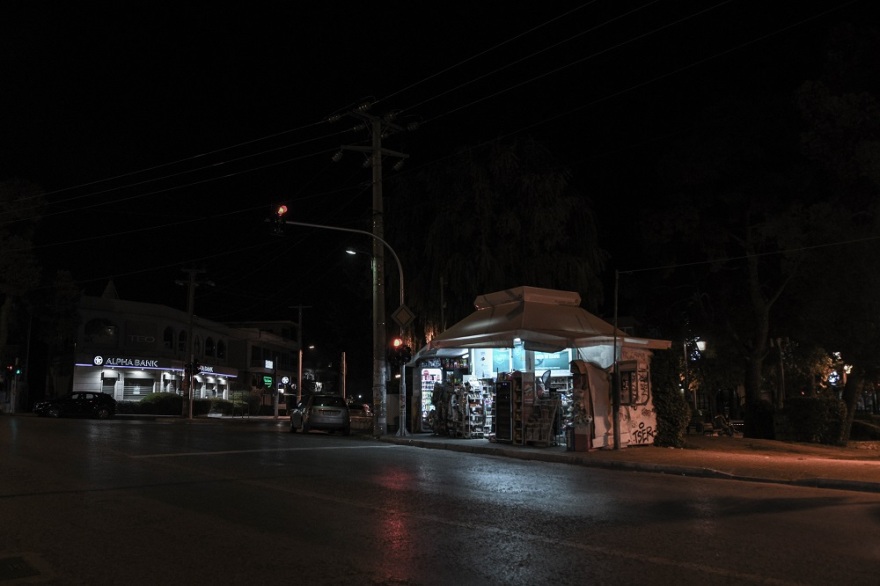 Πρώτη νύχτα με απαγόρευση κυκλοφορίας μετά τις 9