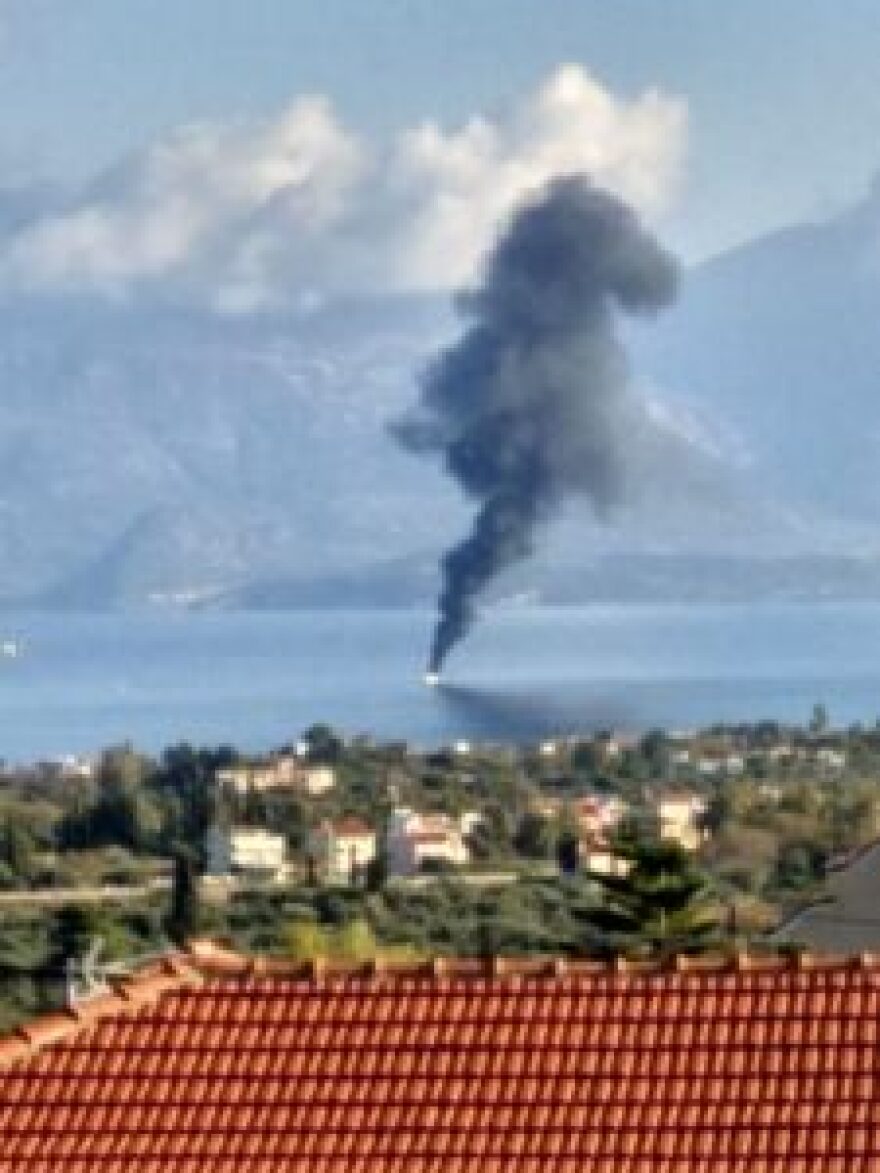 Φωτιά σε θαλαμηγό στο Αίγιο