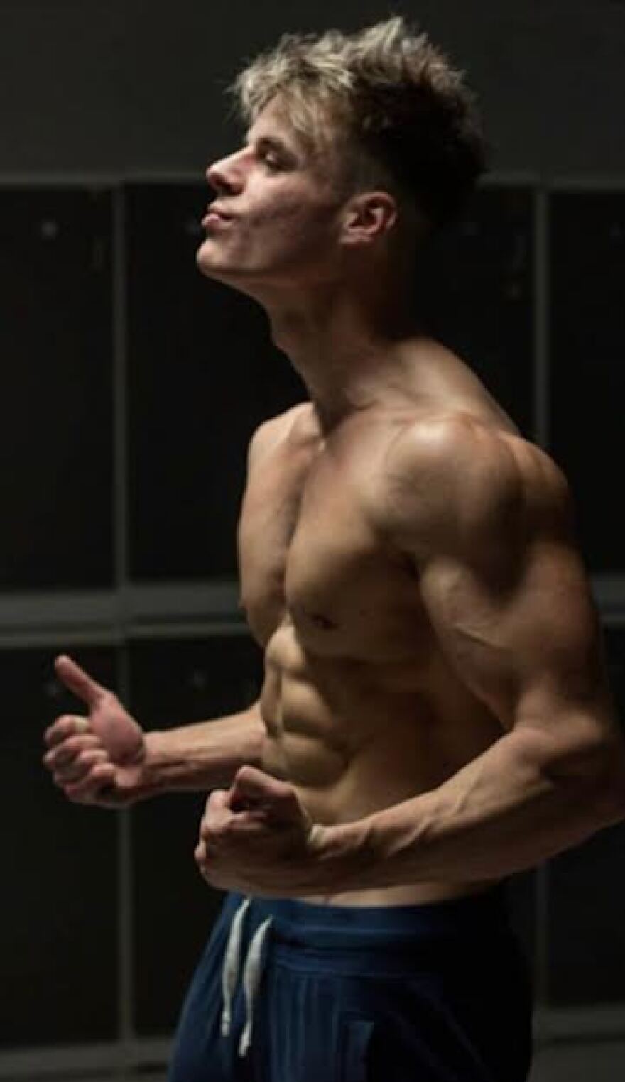 Το ροζ βίντεο του Φίλιππου Αρβανίτη και η σιωπή του που «άναψε φωτιές» στα social media