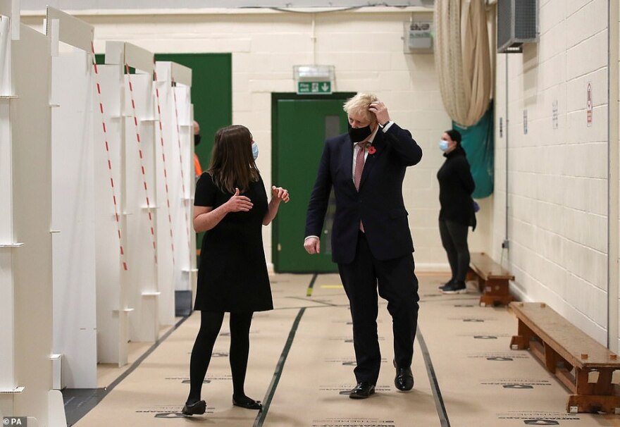 Μπόρις Τζόνσον: «Νιώθω καλύτερα από ποτέ και θα συνεχίσω να εργάζομαι και στην καραντίνα μου» 