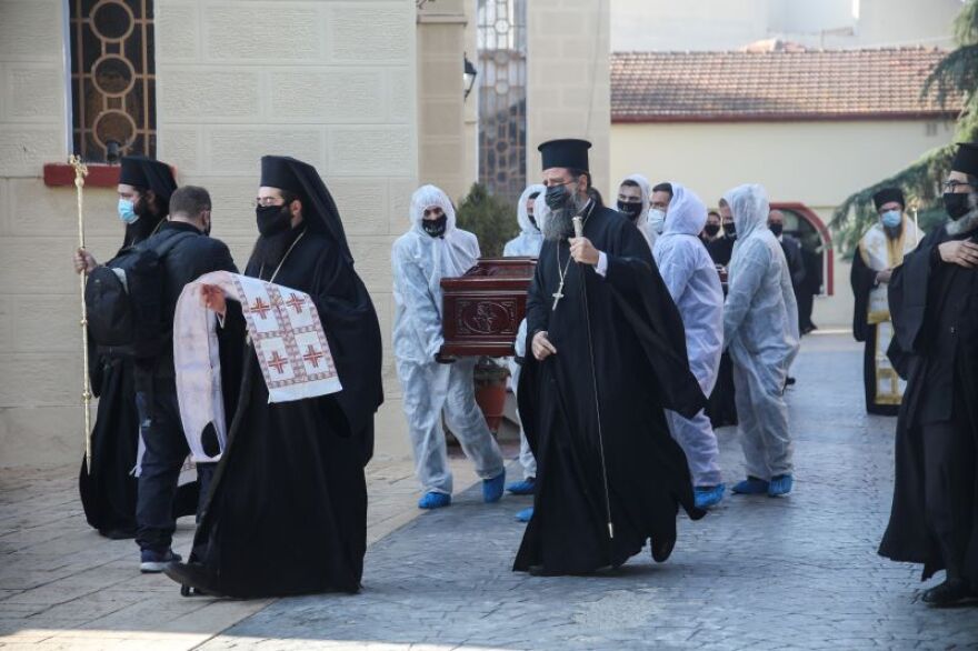 Κηδεία Μητροπολίτη Λαγκαδά: Με αυξημένα μέτρα για τον κορωνοϊό η εξόδιος ακολουθία