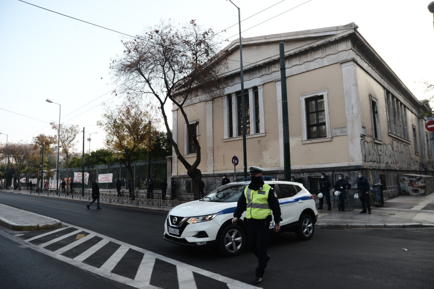 Πολυτεχνείο: «Φρούριο» η Αθήνα με περιπολίες, μπλόκα και κυκλοφοριακές ρυθμίσεις