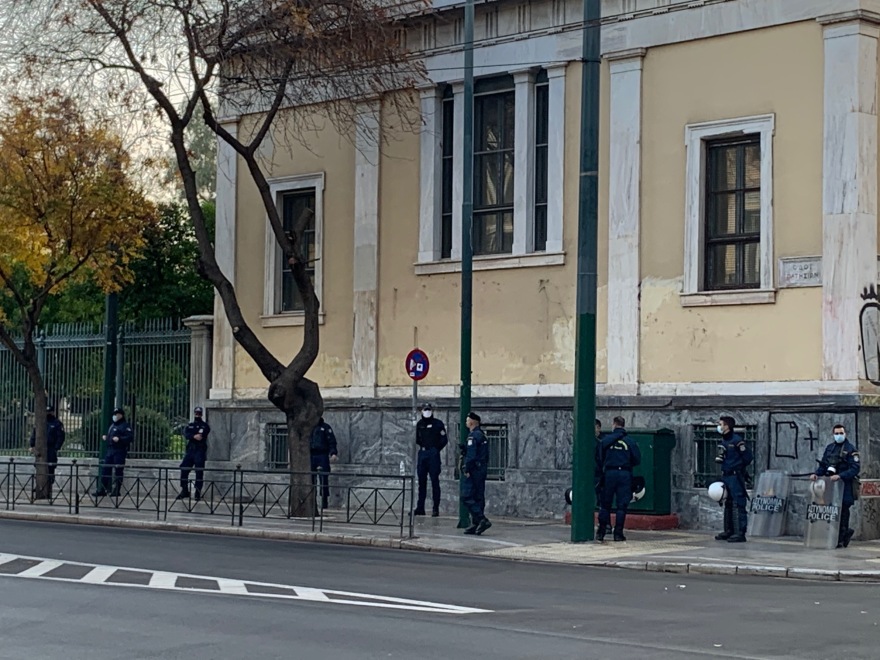 Πολυτεχνείο: «Φρούριο» η Αθήνα με περιπολίες, μπλόκα και κυκλοφοριακές ρυθμίσεις