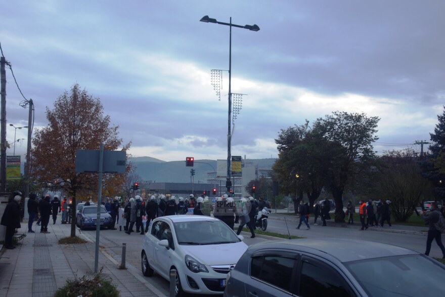 Πολυτεχνείο: Σοβαρά επεισόδια τραυματισμοί και 25 προσαγωγές στα Ιωάννινα (Βίντεο)