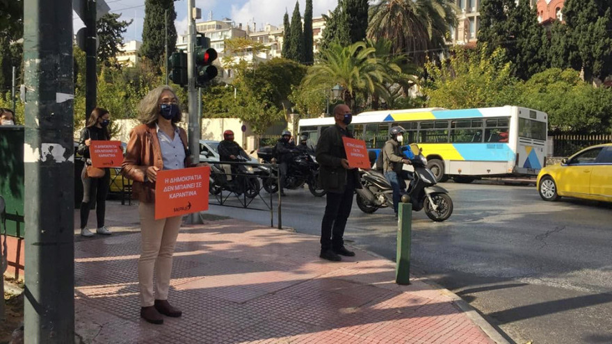 Πολυτεχνείο: «Μπλόκο» στον Βαρουφάκη στην αμερικανική πρεσβεία - Τώρα κάνει τον αριστερό