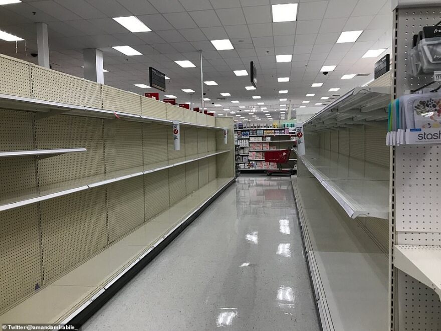 ΗΠΑ: Σκηνές πανικού - Αδειάζουν τα ράφια, σε έλλειψη είδη πρώτης ανάγκης