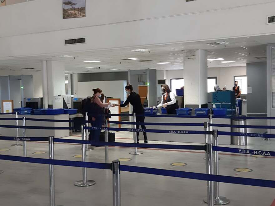 Αναχώρησαν για Θεσσαλονίκη οι 10 νοσηλεύτριες: «Ευχηθείτε μας καλή τύχη» - Δείτε φωτογραφίες