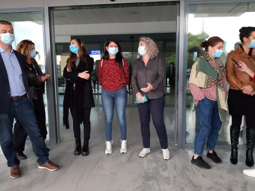 Αναχώρησαν για Θεσσαλονίκη οι 10 νοσηλεύτριες: «Ευχηθείτε μας καλή τύχη» - Δείτε φωτογραφίες