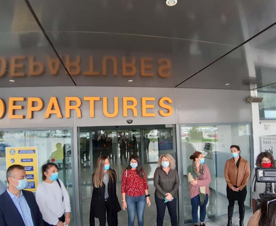 Αναχώρησαν για Θεσσαλονίκη οι 10 νοσηλεύτριες: «Ευχηθείτε μας καλή τύχη» - Δείτε φωτογραφίες