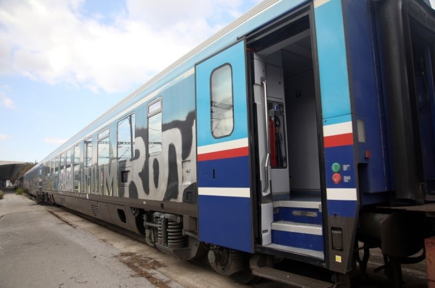 Κορωνοϊός: Ετοιμάζεται η αμαξοστοιχία που θα μεταφέρει ασθενείς από τη Θεσσαλονίκη 