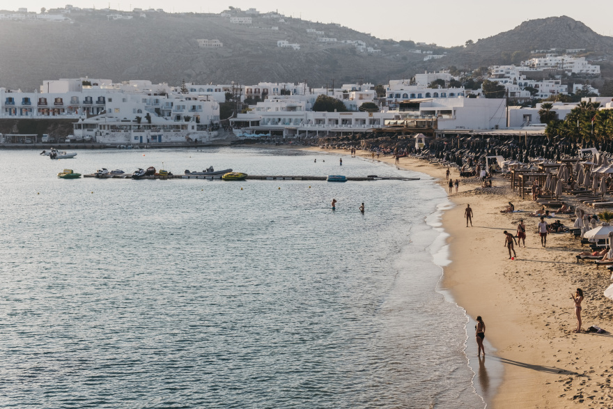 «Ναι» από το ΣτΕ σε μαρίνα mega yachts στον Πλατύ Γιαλό της Μυκόνου 