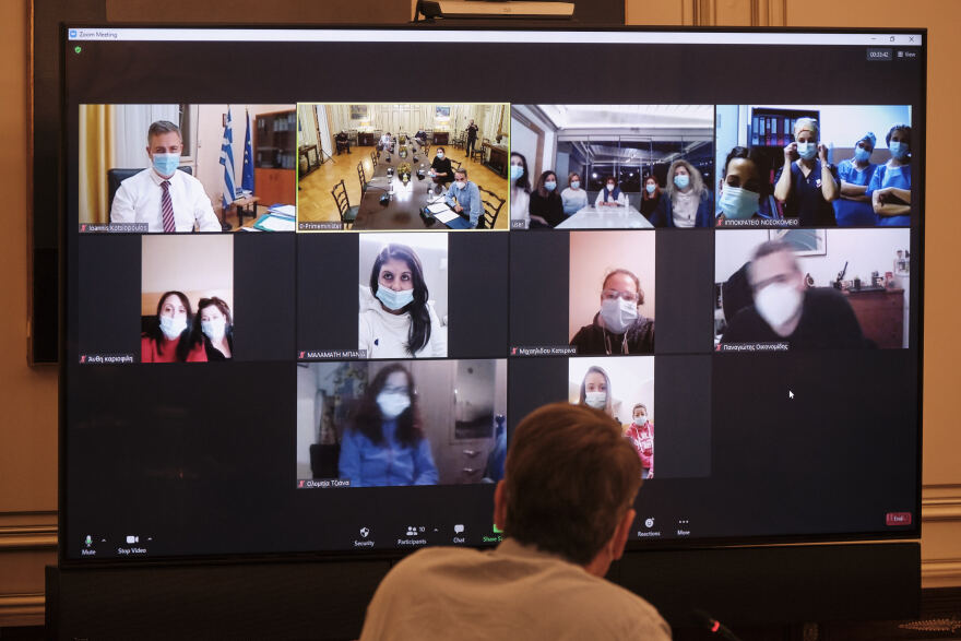 Μητσοτάκης προς εθελόντριες νοσηλεύτριες: Βαθιά πατριωτική η πράξη σας