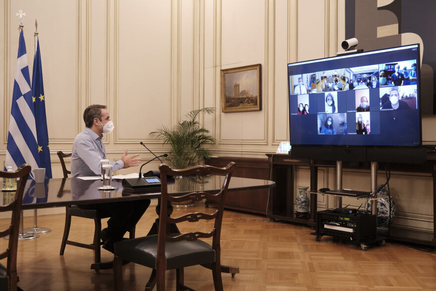 Μητσοτάκης προς εθελόντριες νοσηλεύτριες: Βαθιά πατριωτική η πράξη σας