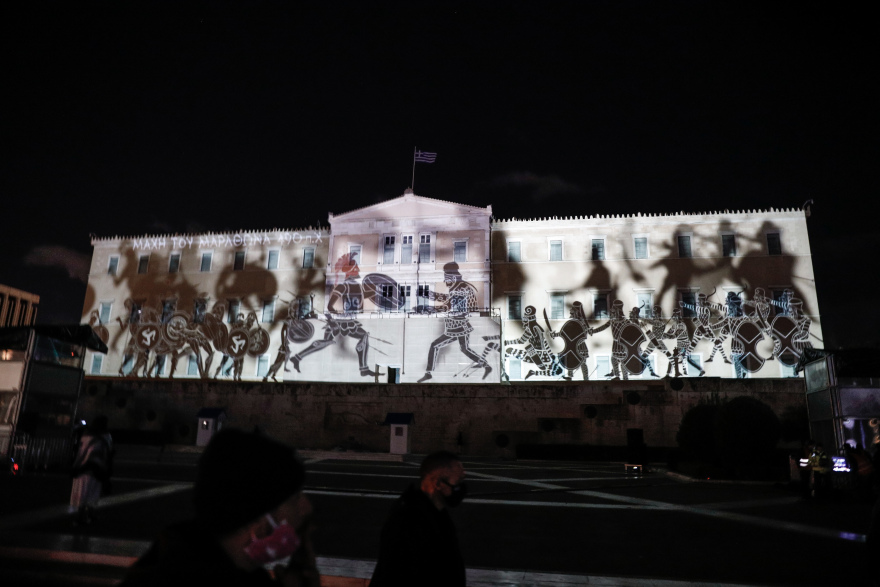 Τους πείραξε η προβολή της Παναγίας στη Βουλή, αλλά όχι ο Καμμένος που σταύρωνε αεροπλάνα και συγκυβερνούσαν χρόνια