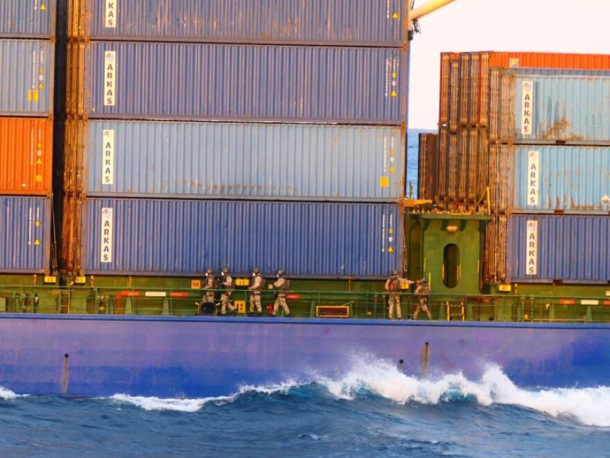 Επιχείρηση Ειρήνη: Η Άγκυρα αρνήθηκε έλεγχο σε τουρκικό πλοίο και η διαδικασία σταμάτησε