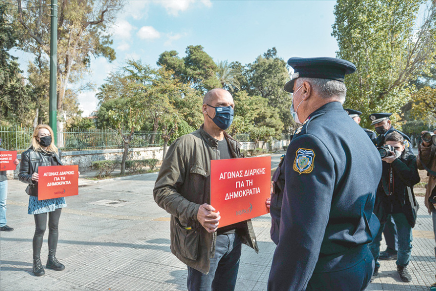 Eπέτειος Πολυτεχνείου: Ψεκασμένοι «επαναστάτες»