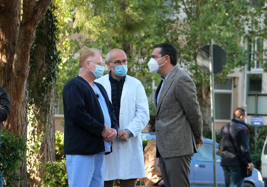 Τσίπρας: Η κυβέρνηση ούτε μπορεί, αλλά ούτε θέλει να ενισχύσει το ΕΣΥ 