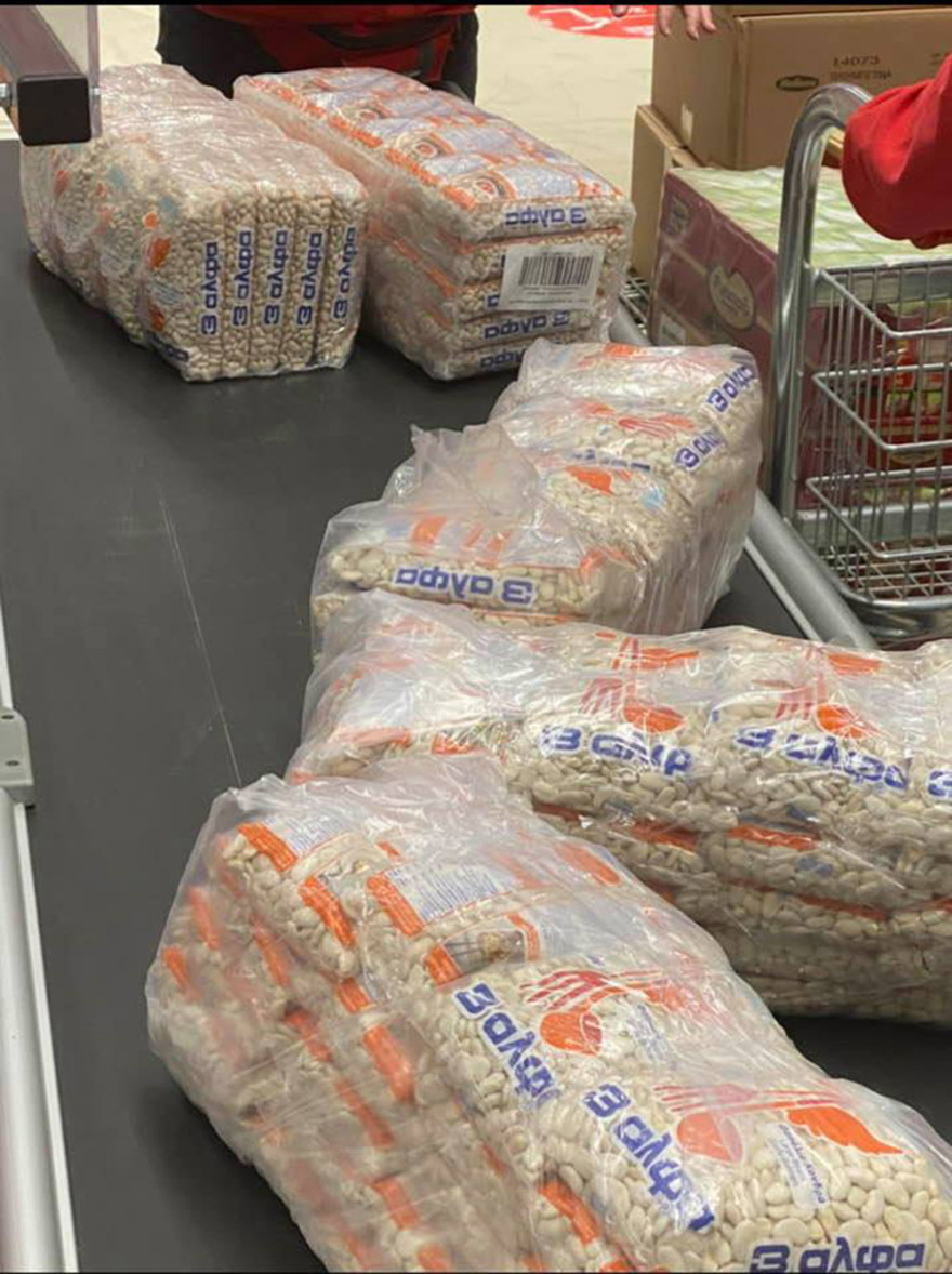 Γιάννης Αντετοκούνμπο: Μοίρασε τρόφιμα στα Σεπόλια μακριά από τις κάμερες