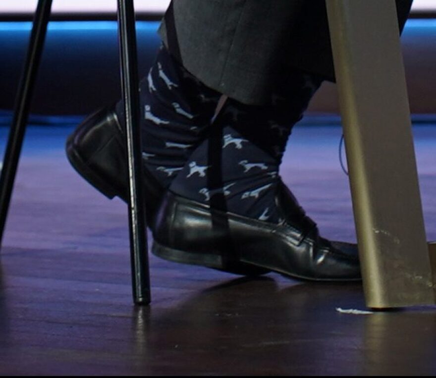 Ο Μπάιντεν φόρεσε κάλτσες με... σκύλους και έγινε viral