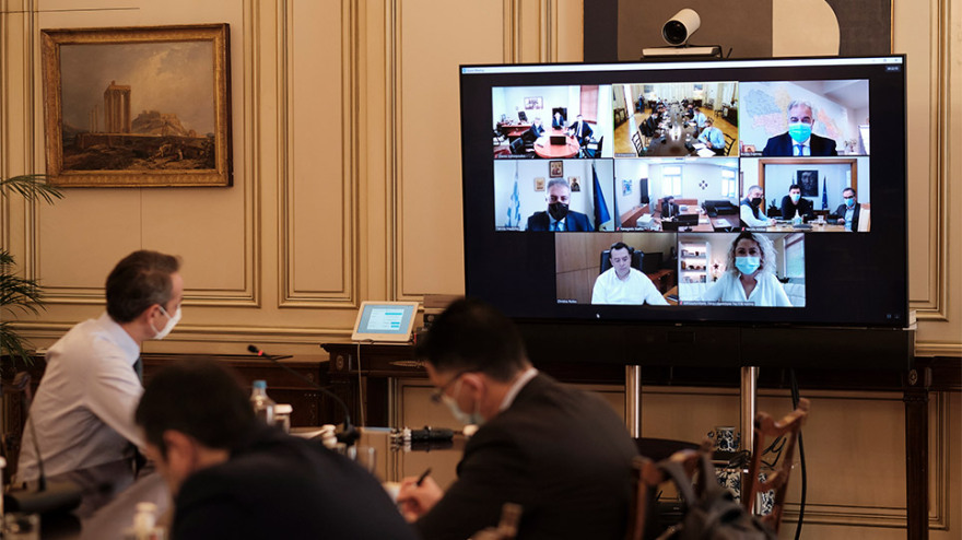 Μητσοτάκης: Αορίστου χρόνου όλοι οι γιατροί που εργάζονται στις ΜΕΘ