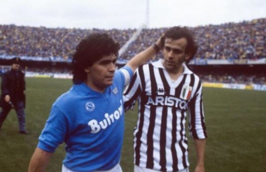 Ντιέγκο Μαραντόνα: Οι 11 πιο χαρακτηριστικές φωτογραφίες στην καριέρα του