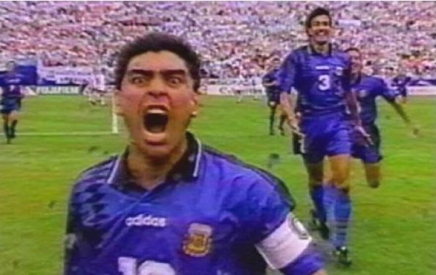 Ντιέγκο Μαραντόνα: Οι 11 πιο χαρακτηριστικές φωτογραφίες στην καριέρα του