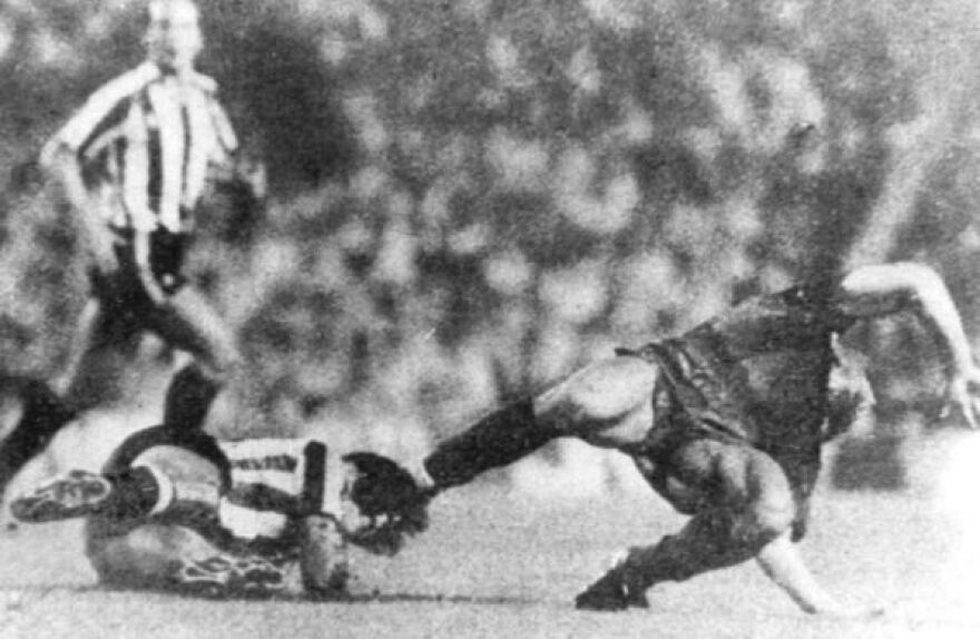 Ντιέγκο Μαραντόνα: Οι 11 πιο χαρακτηριστικές φωτογραφίες στην καριέρα του