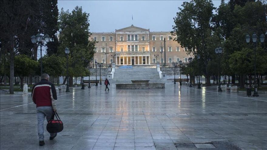 Κορωνοϊός: Ανησυχία για τα Χριστούγεννα - Στο «τραπέζι» το ενδεχόμενο για αυστηρότερα μέτρα