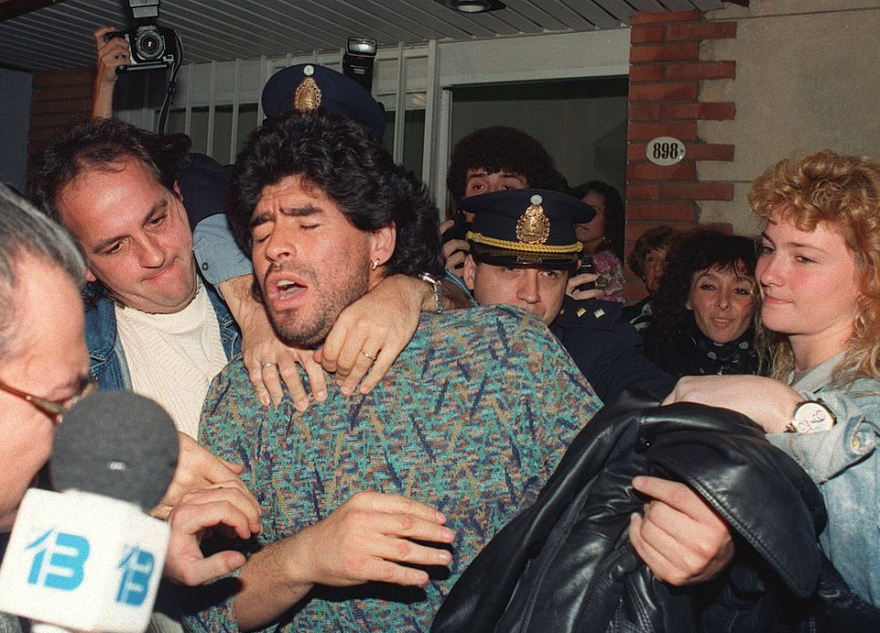 Ντιέγκο Μαραντόνα: Sex, drugs και γκολ - Η προσωπική «κόλαση» του «Θεού» 