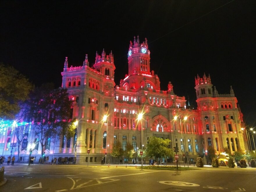 Ισπανία: Η Μαδρίτη άναψε τα χριστουγεννιάτικα φωτάκια της (Φωτογραφίες)