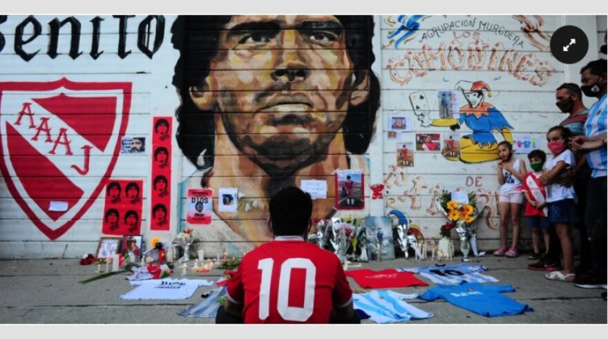 Ντιέγκο Μαραντόνα: Εθνικό πένθος στην Αργεντινή - Φόρος τιμής στο σπίτι του «Θεού» (φωτο)