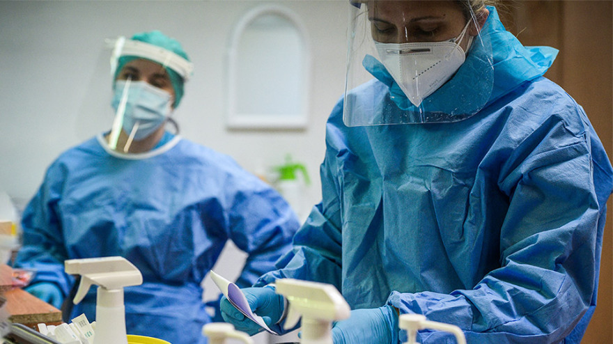 Κορωνοϊός: Στη μάχη κατά του ιού η Ελλάδα με το νέο rapid test