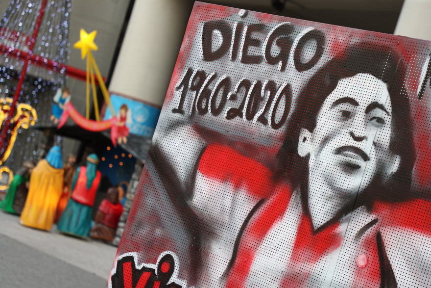 Ντιέγκο Μαραντόνα: Το υπέροχο γκράφιτι του Αργεντινού θρύλου στο «Γ. Καραϊσκάκης»