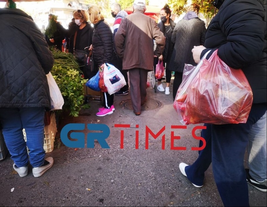 Θεσσαλονίκη-Lockdοwn: Συνωστισμός σε λαϊκή αγορά - Δείτε φωτογραφίες, βίντεο