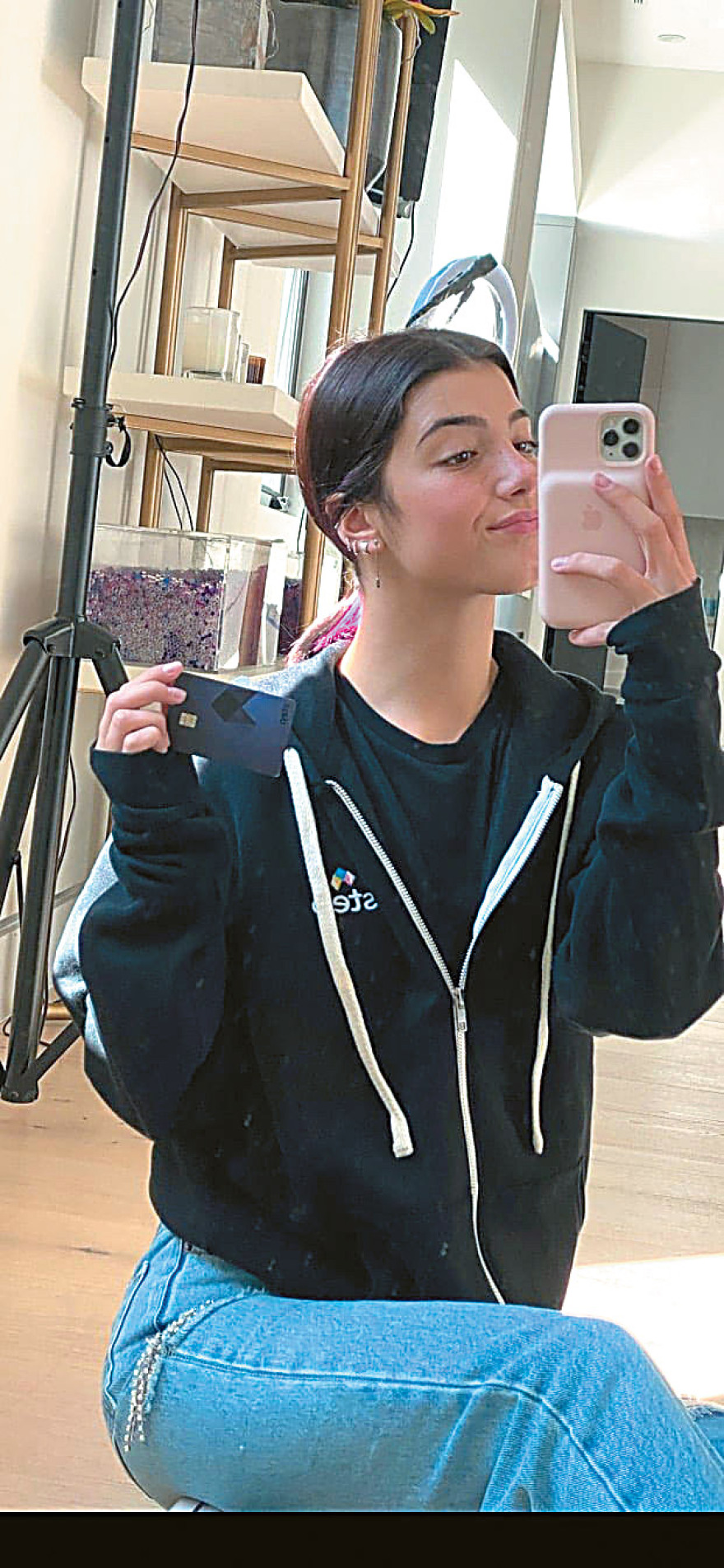  Τσάρλι Ντ’ Αμέλιο: H 16χρονη εκατομμυριούχος που δίνει «γραμμή» στο Tik Tok 