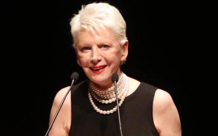 Έλενα Ακρίτα: Η γλωσσοκοπάνα των social media