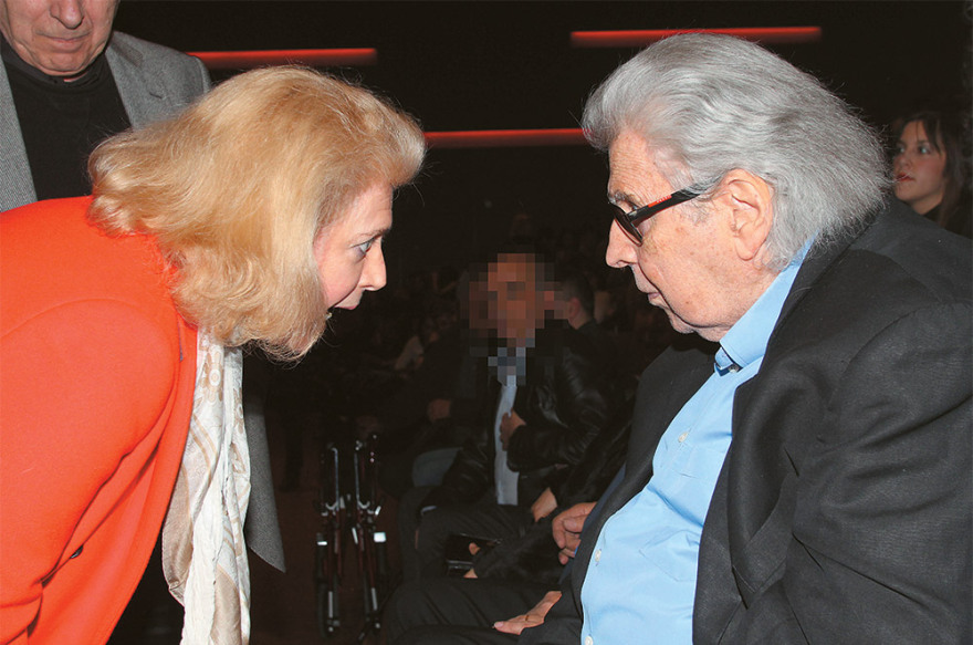 Έλενα Ακρίτα: Η γλωσσοκοπάνα των social media