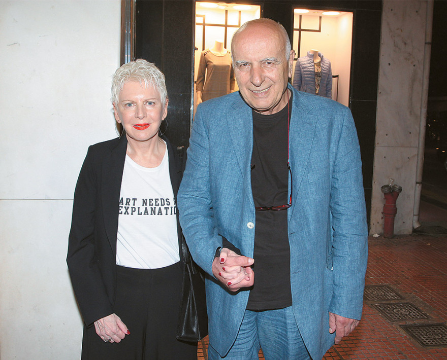 Έλενα Ακρίτα: Η γλωσσοκοπάνα των social media