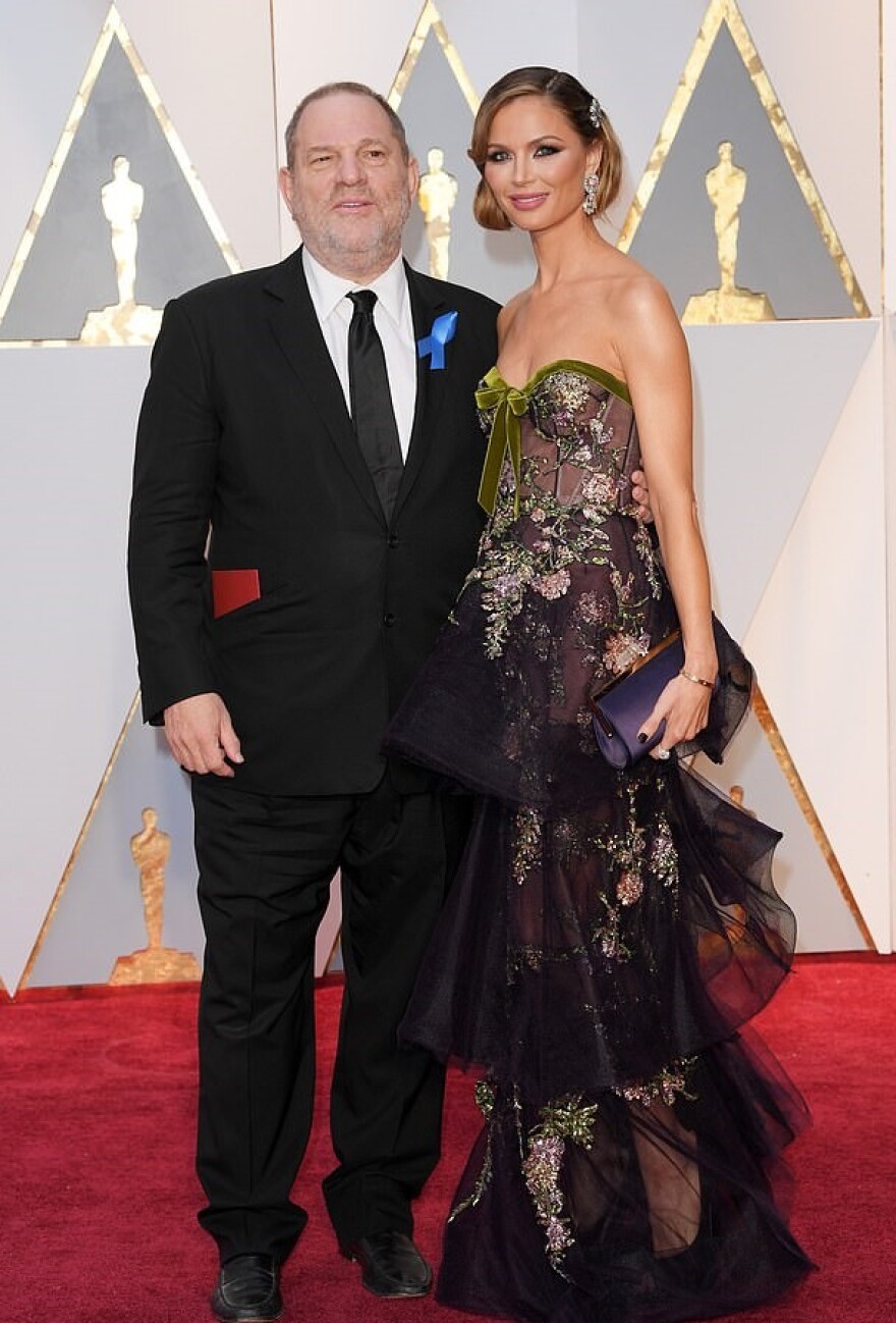 Χαριστική βολή στον Γουαϊνστάιν από τις δύο πρώην συζύγους του