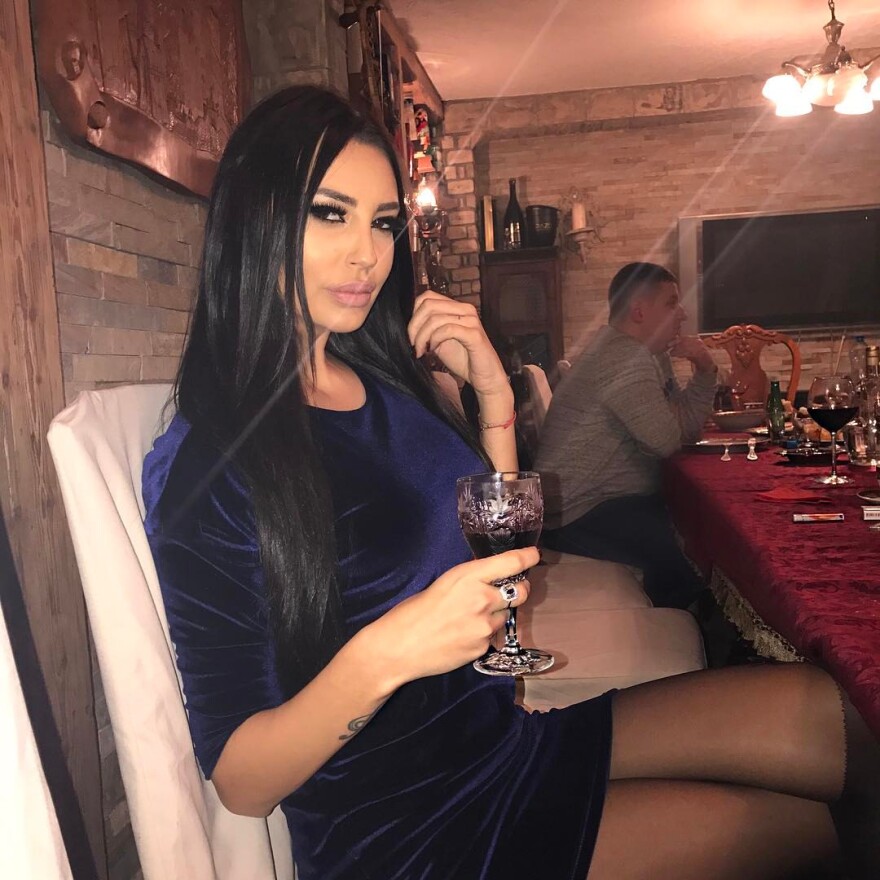 Ο Βράνιες «πετσοκόβει» την Καρλέουσα: «Είναι απελπισμένη, είμαι με νεότερη και καλύτερη» - Δείτε την Καταρίνα Γκρούγιτς