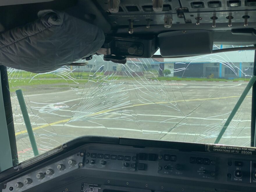 Κονγκό: Πουλιά έσπασαν το παρμπρίζ αεροσκάφους - Δείτε φωτογραφίες