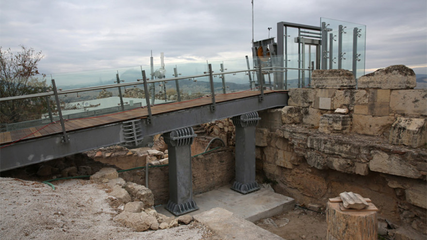 Δείτε τον νέο ανελκυστήρα για ΑμεΑ στην Ακρόπολη - Φωτογραφίες και βίντεο 
