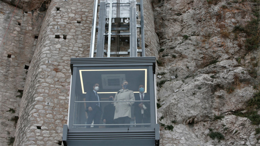 Δείτε τον νέο ανελκυστήρα για ΑμεΑ στην Ακρόπολη - Φωτογραφίες και βίντεο 