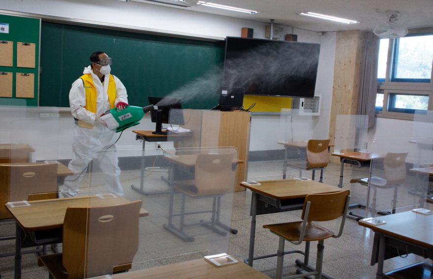 Κορωνοϊός: Ημέρα εξετάσεων για μισό εκατ. μαθητές στη Ν. Κορέα - Γράφουν μέχρι και από νοσοκομειακά κρεβάτια