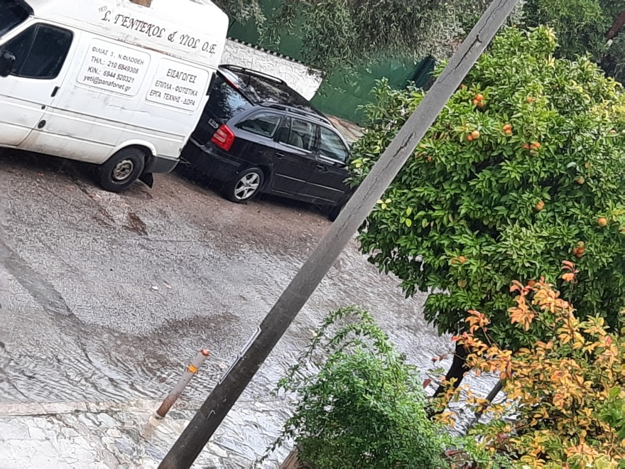 Καιρός στην Αθήνα: Πού βρέχει - Χάρτης με την κίνηση στους δρόμους