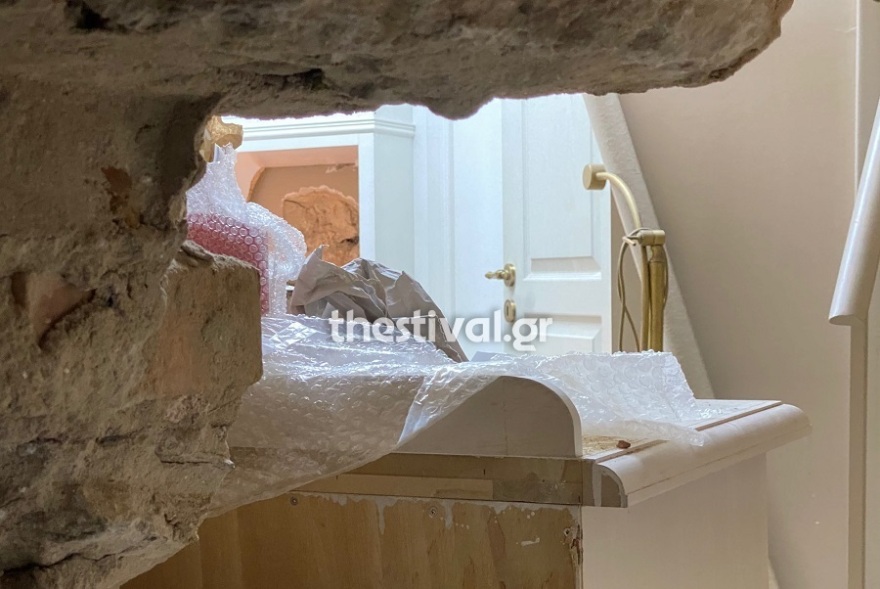 Ριφιφί για κλάματα σε κοσμηματοπωλείο της Θεσσαλονίκης: Πήραν άδεια κουτιά, ξέχασαν και το κινητό τους 