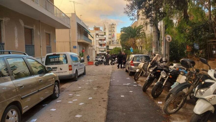 Συμπλοκές αντιεξουσιαστών με αστυνομικούς στον Κολωνό - Αστυνομικοί τραυματίες