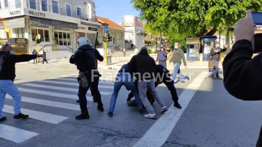 Επέτειος Γρηγορόπουλου: Επεισόδια και προσαγωγές στα Χανιά - Συγκρούσεις ΜΑΤ - διαδηλωτών