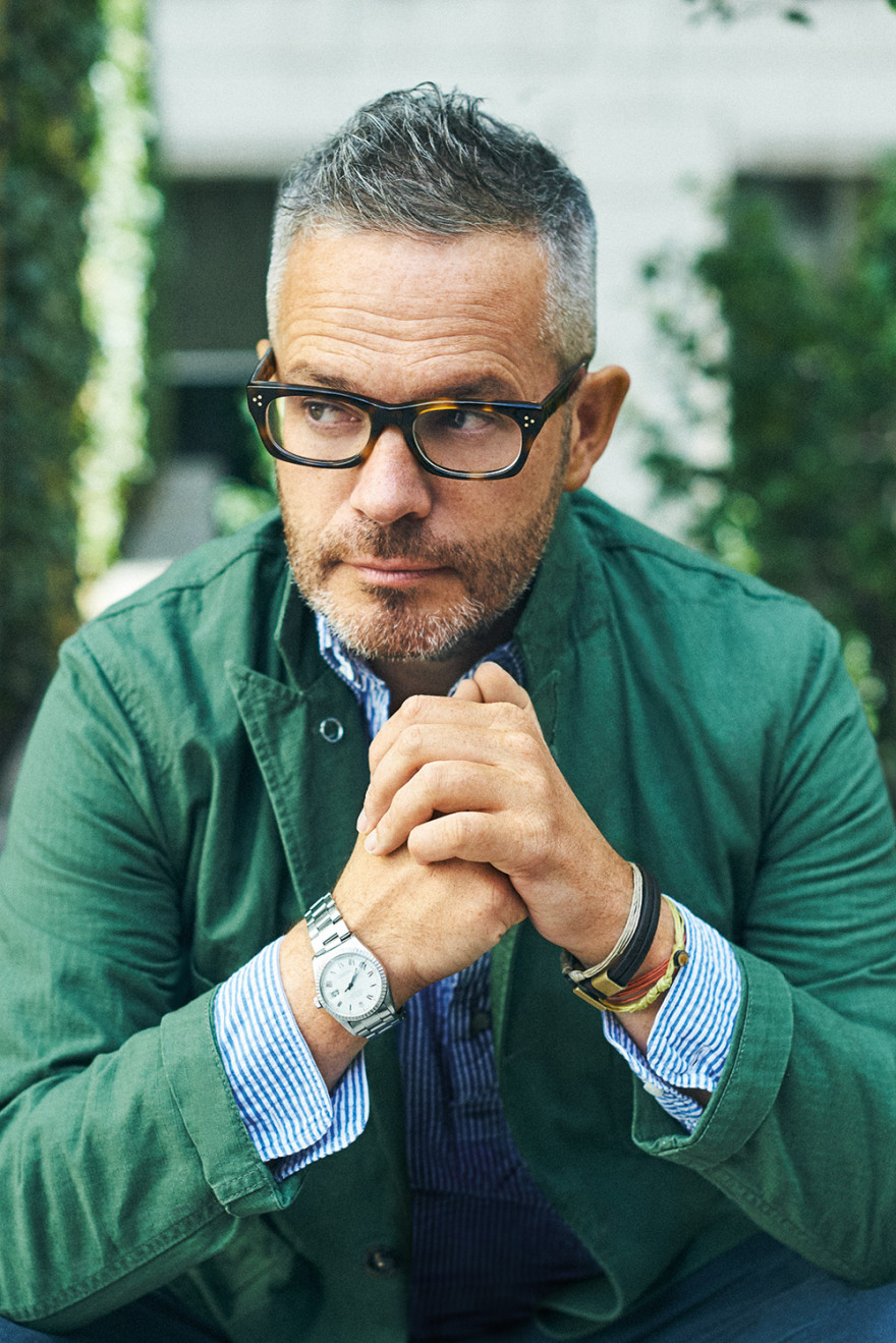 Tάιλερ Μπριλέ: Ο Mr Monocle ξαναβάζει την Ελλάδα στο παιχνίδι 